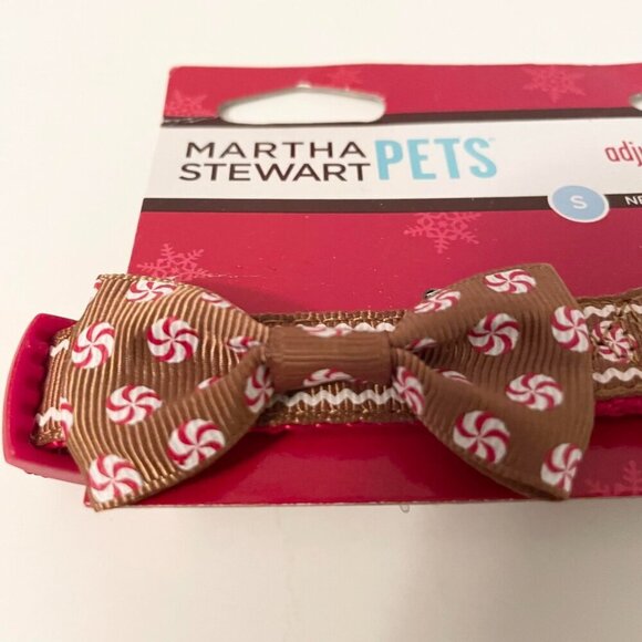 Kong Beaver Removable Squeaker Dog Toy and Martha Steward Pets Adjustable Collar - Picture 3 of 16